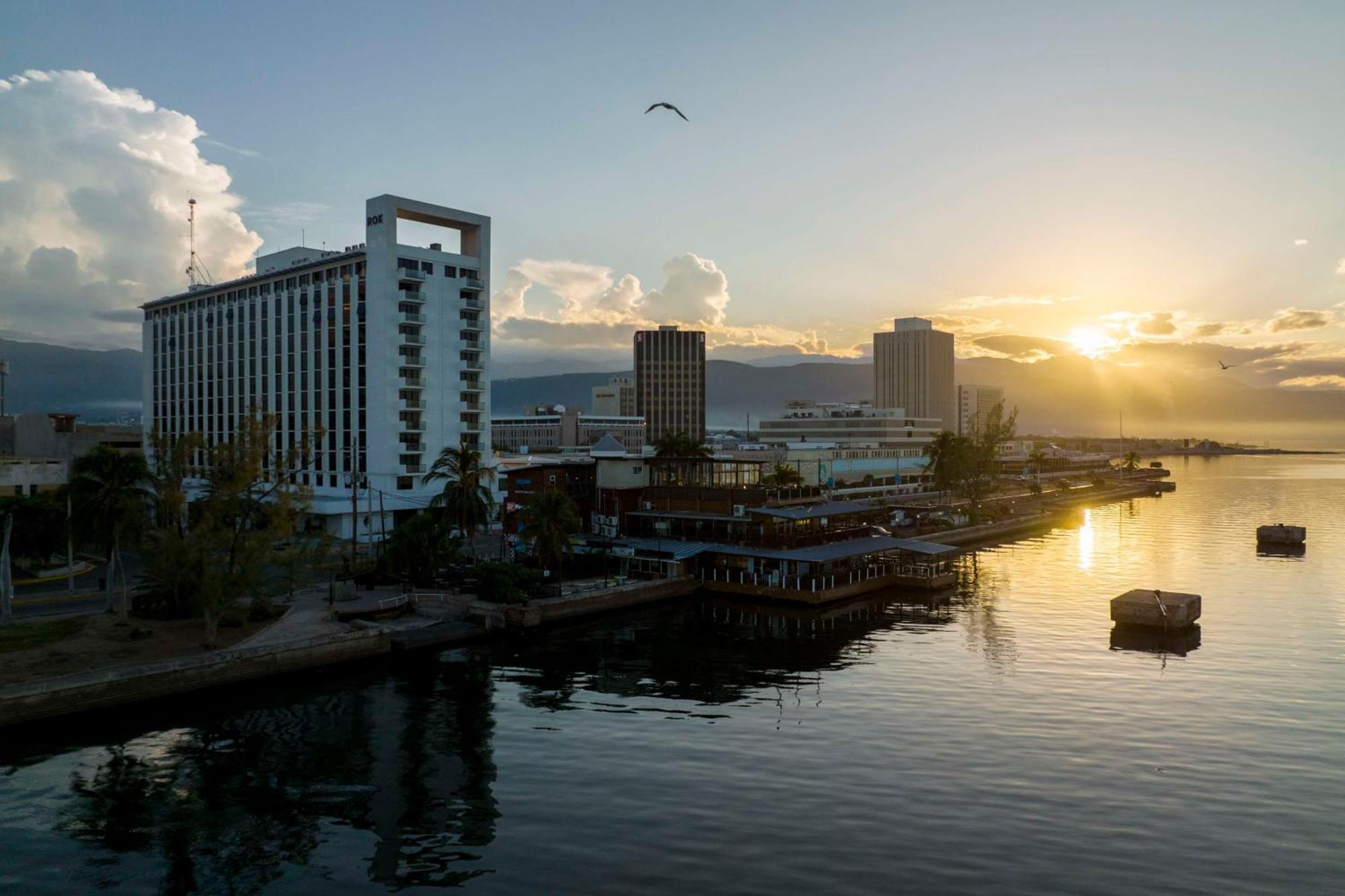 Rok Hotel Kingston Tapestry Collection By Hilton Exterior foto